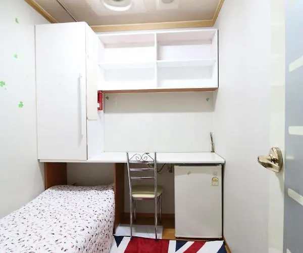 ホステル Coco Livingtel Jongno Hyehwa Station *